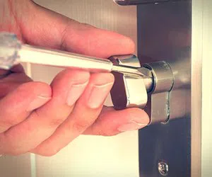 Community Locksmith Store South Windsor, CT 860-261-9295 - lock-locksmiths